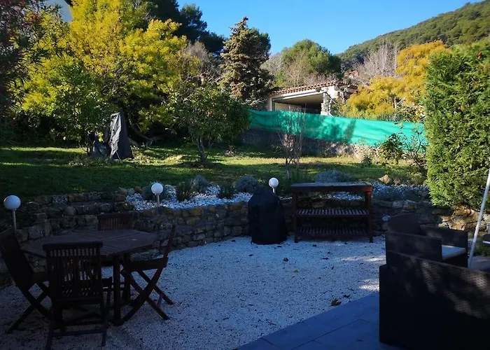 Jolie petite Maison de Charme dans quartier boisé